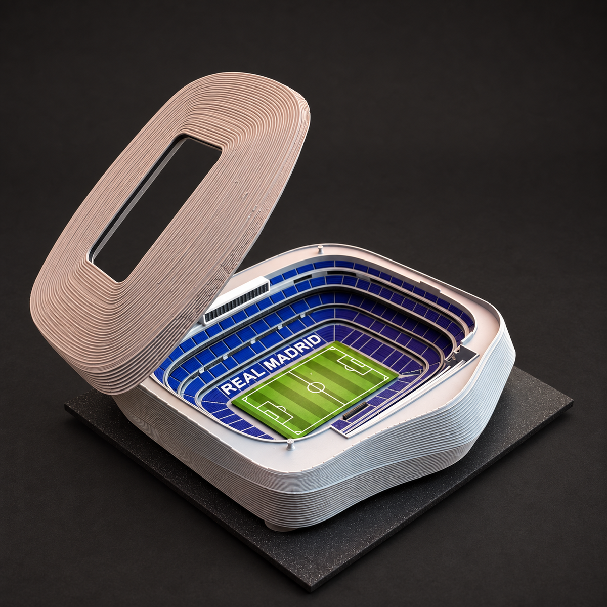 Santiago Bernabéu – Farbiges 3D-Stadionmodell – Ansicht 4